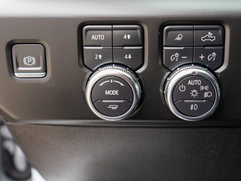 Used 2024 GMC Sierra 2500 AT4 w/ AT4 Premium Plus Package image 20