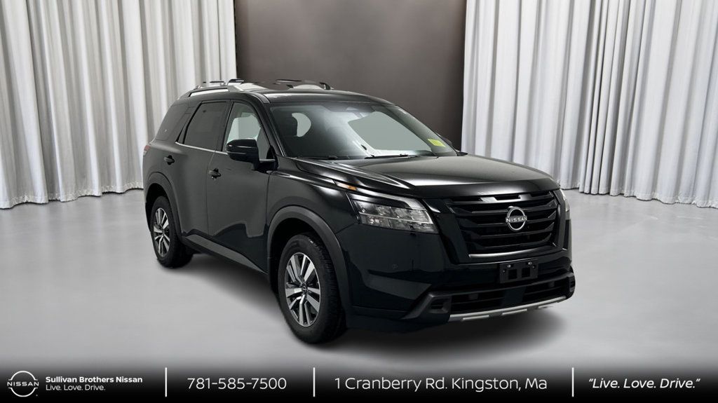 Certified 2024 Nissan Pathfinder SL w/ Black Appearance Package AWD/4WD image 3