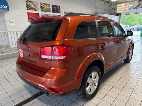 Used 2012 Dodge Journey SXT w/ Flexible Seating Group FWD image 3
