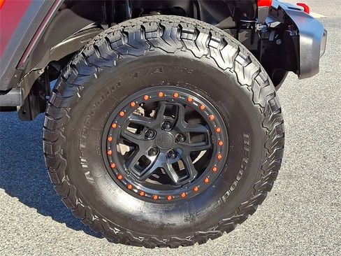 Used 2024 Jeep Wrangler Unlimited Rubicon w/ Technology Group image 8