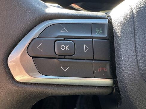 Used 2024 Jeep Compass Latitude image 18