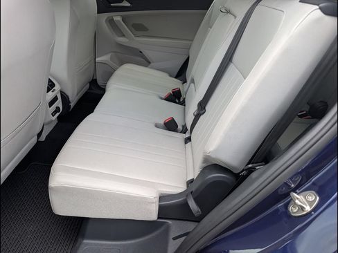 Used 2022 Volkswagen Tiguan SE FWD image 9