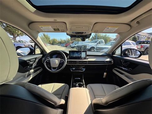 New 2026 Lincoln Corsair Premiere image 20