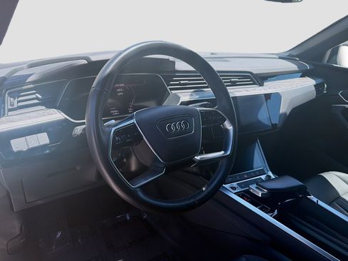 Used 2022 Audi e-tron Premium AWD/4WD image 9