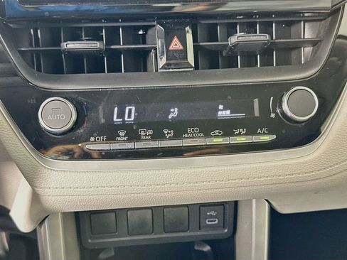 Used 2025 Toyota Corolla Cross LE FWD image 15