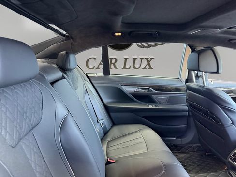 Used 2018 BMW 750i RWD image 24