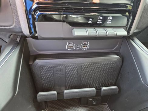 Used 2025 RAM 1500 Laramie image 16