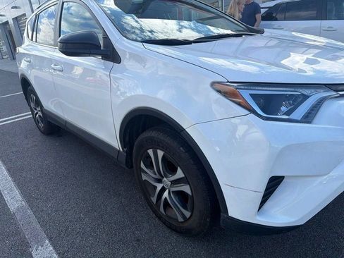 Used 2017 Toyota RAV4 LE w/ Carpet Mat Package AWD/4WD image 3