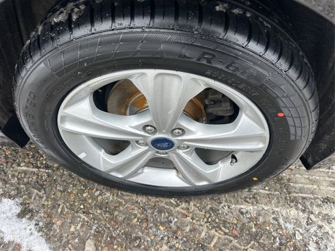 Used 2020 Ford Fusion SE image 18