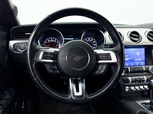 Used 2020 Ford Mustang Premium image 3