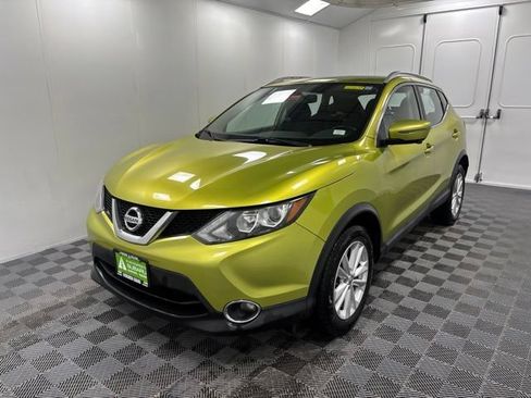 Used 2017 Nissan Rogue Sport SV w/ SV Premium Package AWD/4WD image 3