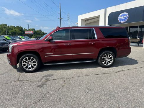 Used 2019 GMC Yukon XL Denali RWD image 2
