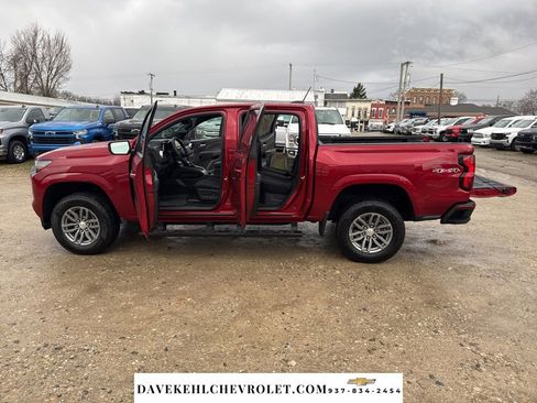 Used 2024 Chevrolet Colorado LT w/ LT Convenience Package II image 28