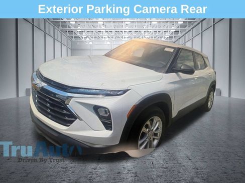 Used 2025 Chevrolet TrailBlazer LS w/ LS Convenience Package FWD image 5