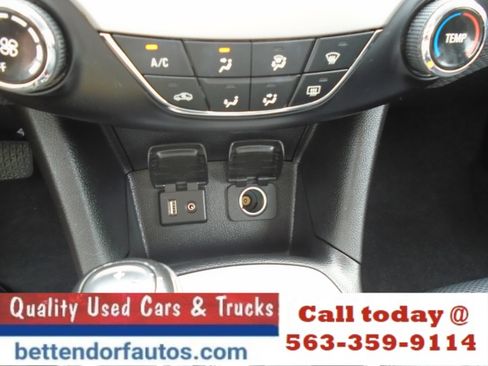 Used 2016 Toyota Camry SE FWD image 13
