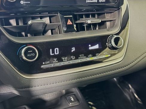 Used 2022 Toyota Corolla XSE FWD image 17