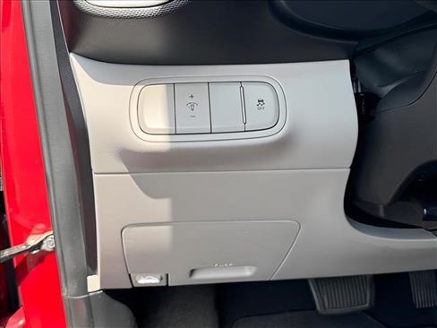 Certified 2024 Hyundai Venue SEL FWD image 23