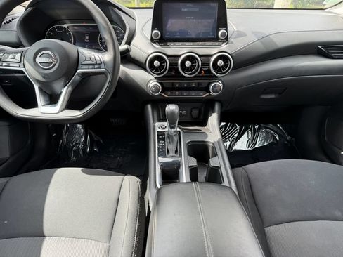 Used 2024 Nissan Sentra SV FWD image 11