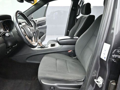 Used 2016 Jeep Grand Cherokee Laredo w/ Quick Order Package 23E RWD image 12