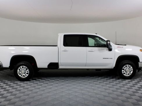Used 2024 Chevrolet Silverado 3500 LT w/ Convenience Package AWD/4WD image 8