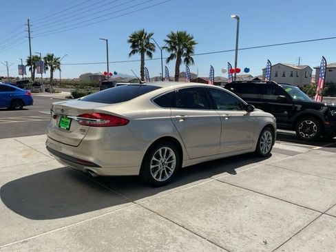 Used 2017 Ford Fusion Energi SE image 7
