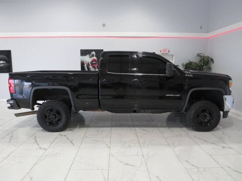 Used 2015 GMC Sierra 2500 SLE w/ SLE Preferred Package AWD/4WD image 3
