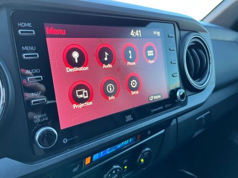 Used 2020 Toyota Tacoma TRD Off-Road w/ TRD Premium Off Road Package AWD/4WD image 24