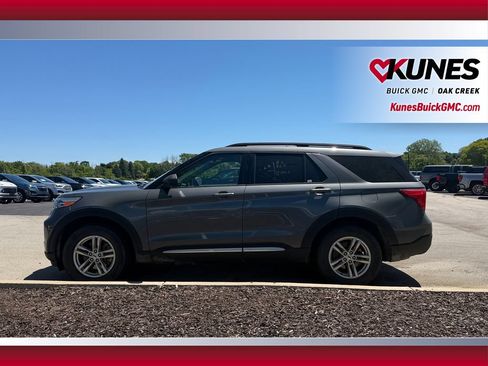 Used 2023 Ford Explorer XLT w/ Equipment Group 202A AWD/4WD image 5