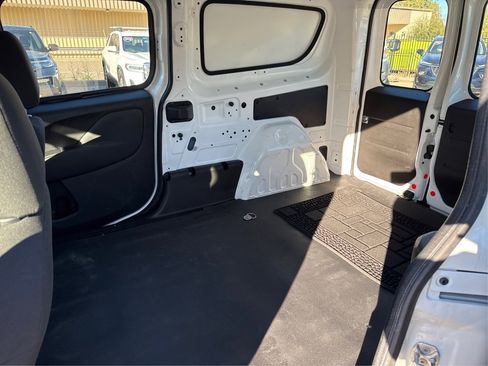 Used 2018 RAM ProMaster City Tradesman image 12