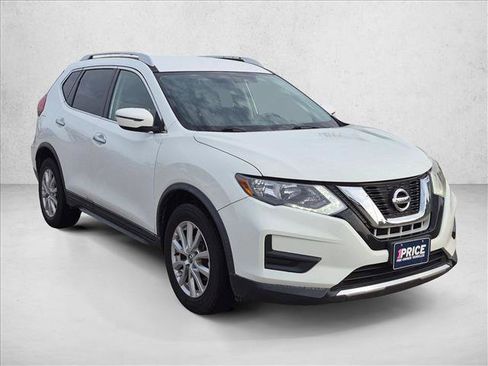 Used 2017 Nissan Rogue SV FWD image 3