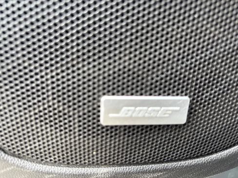 Used 2023 GMC Acadia SLT image 22