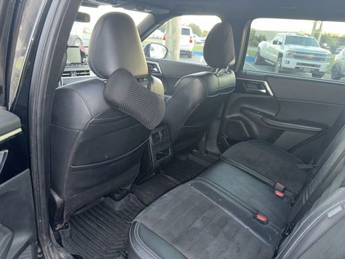 Used 2022 Mitsubishi Outlander SE image 23