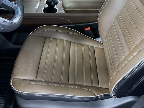 New 2026 GMC Acadia Denali Ultimate w/ LPO, Floor Liner Package image 14