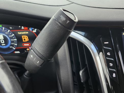 Used 2018 Cadillac Escalade Luxury image 33