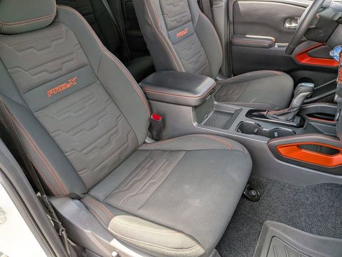 Used 2025 Nissan Frontier Pro-X RWD image 24