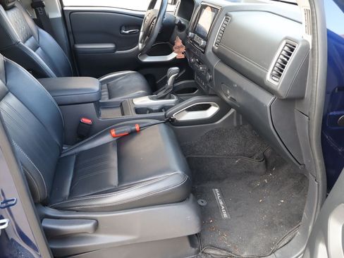 Used 2022 Nissan Frontier SV w/ SV Premium Package RWD image 17