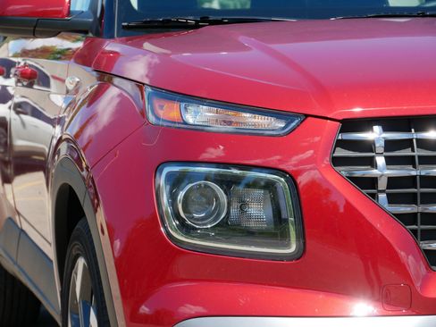 Used 2026 Hyundai Venue SEL FWD image 16