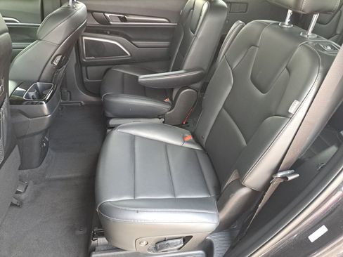 Used 2025 Kia Telluride S FWD image 15
