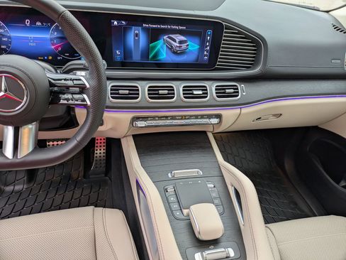 Used 2024 Mercedes-Benz GLS 450 4MATIC image 21