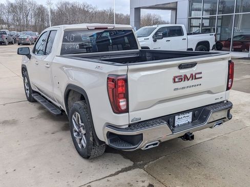 New 2026 GMC Sierra 1500 SLE image 8