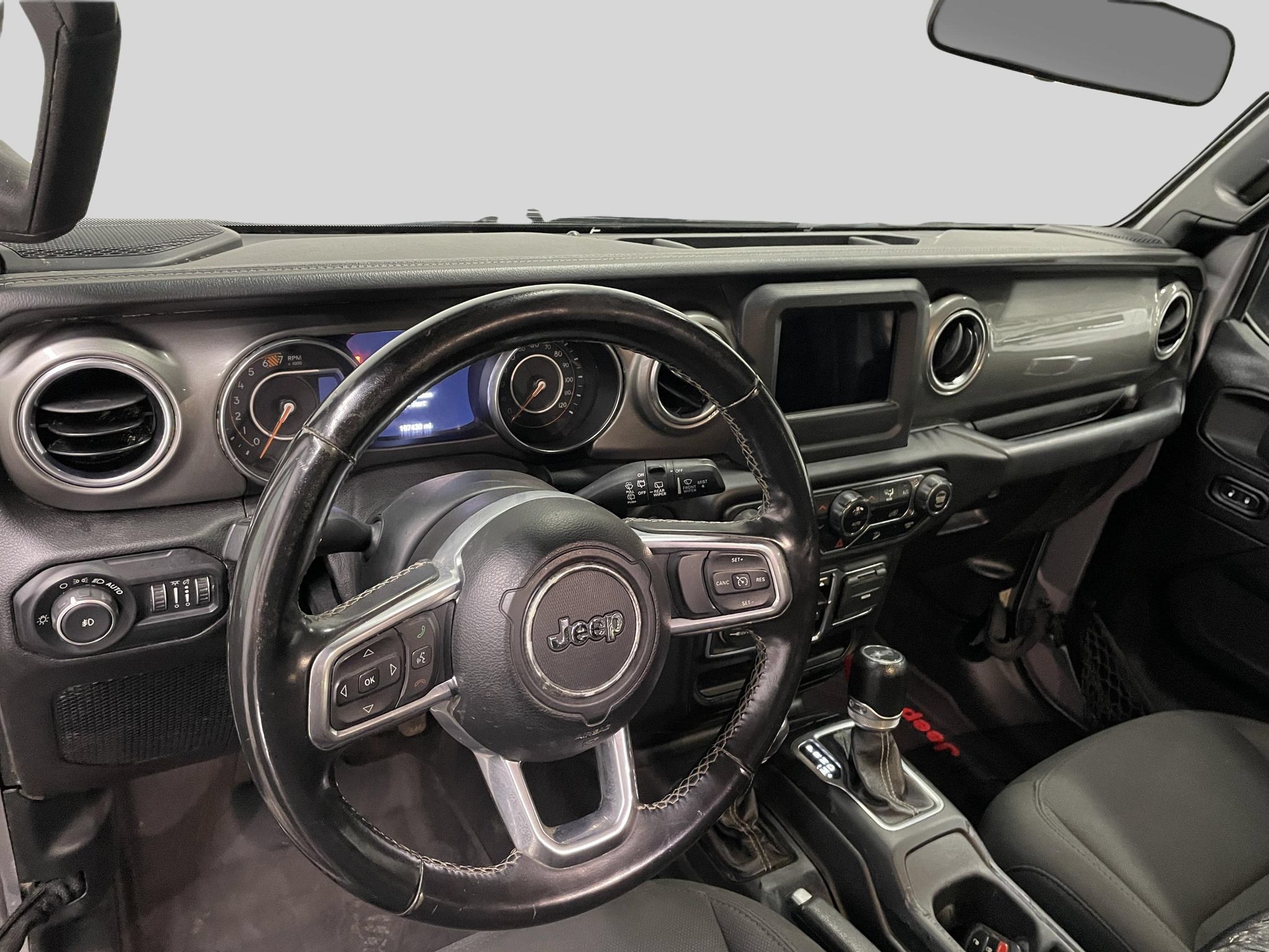 Used 2019 Jeep Wrangler Unlimited Sahara AWD/4WD image 11