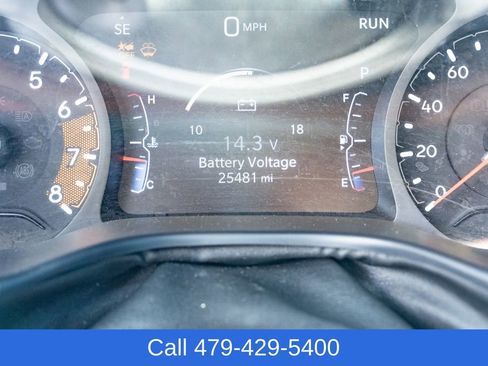 Used 2025 Jeep Compass Latitude AWD/4WD image 11