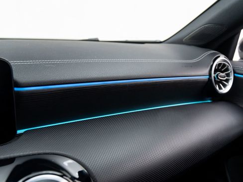 Used 2023 Mercedes-Benz CLA 250 4MATIC image 27