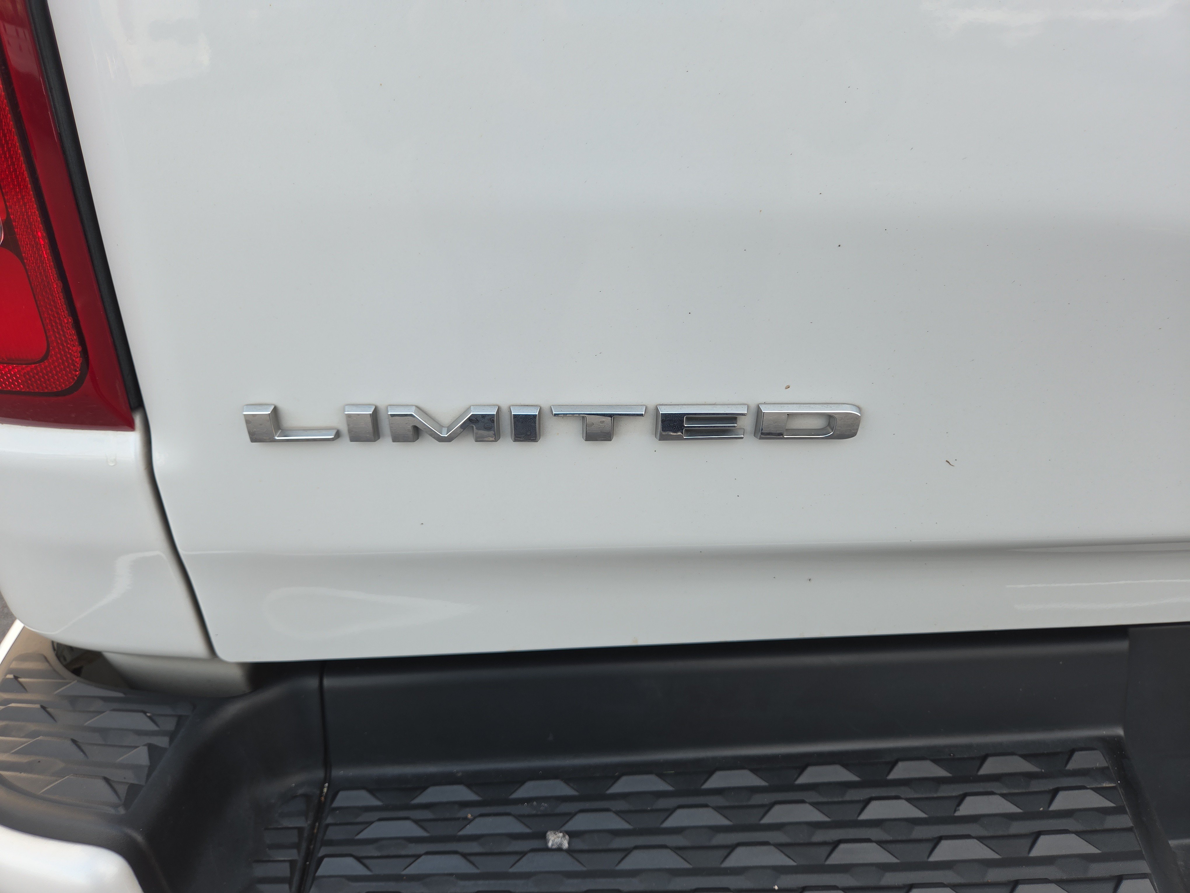 Used 2019 RAM 1500 Limited AWD/4WD image 25