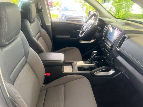 Used 2024 Nissan Frontier SV w/ Hardbody Edition AWD/4WD image 18