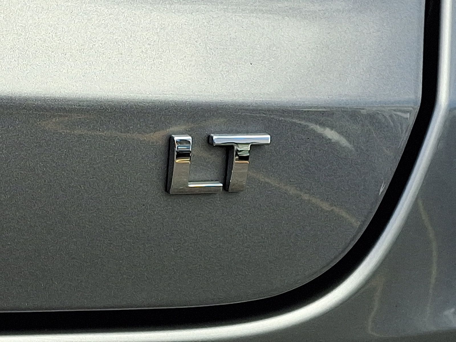 Used 2025 Chevrolet Trax LT FWD image 29