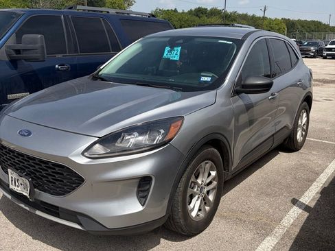 Used 2022 Ford Escape SE FWD image 1