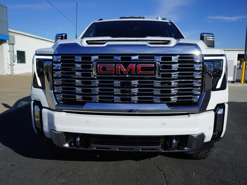 Used 2025 GMC Sierra 2500 Denali w/ Max Trailering Package image 8