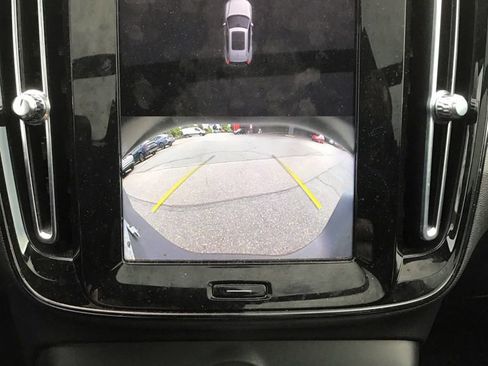 Used 2021 Volvo XC40 P8 Recharge w/ Advanced Package AWD/4WD image 13