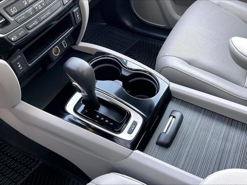 Used 2019 Honda Ridgeline RTL-E image 16